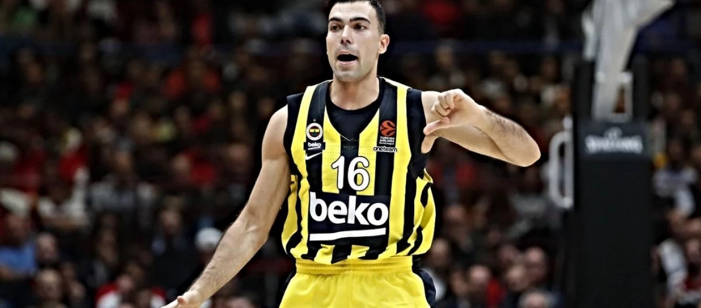  Κώστας Σλούκας για το πανό του Κεμαλ που αρνήθηκε να κρατήσει: «Εγώ είμαι Έλληνας και έχω τη δική μου ιστορία»